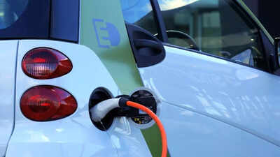 delhi ev policy 20 explained 100 road tax waiver till 2030 up to rs 1 lakh benefit