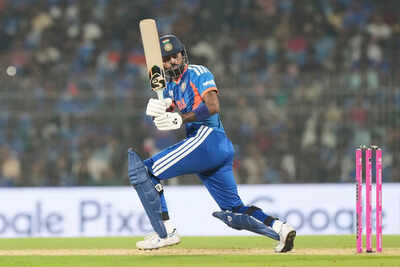 india crushes zimbabwe to revive t20 world cup hopes unbeaten south africa advances to semifinals