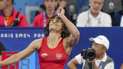 1777369431 vinesh phogat pti photo