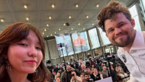 alua nurman took a selfie with magnus carlsen photo from chessbaseindia