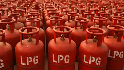 guntur lpg distributors association condemns an assault on a distributor by a consumer