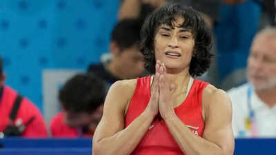 vinesh phogat pti photo