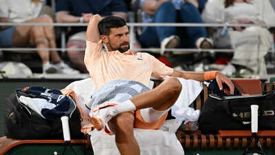 novak djokovic overcomes a slow start and hostile crowd in 1st round win at french open