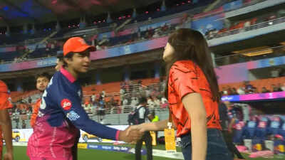 vaibhav sooryavanshi shakes hand with srh39s kavya maran screengrab