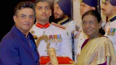 r madhavan reacts to receiving padma shri son vedant priyanka chopra preity zinta congratulate him