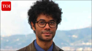 richard ayoade involved but unhurt in dramatic south east london car crash everyone froze at the sound of twisted metal