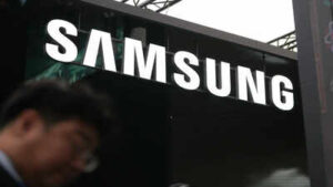 samsung clocks record high operating profit