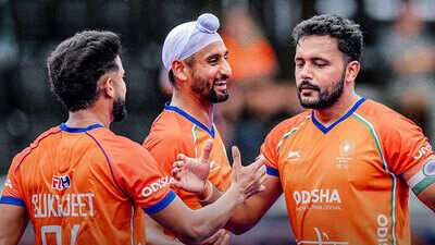 1786988392 team india