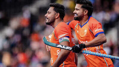 1787161137 team india