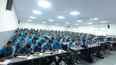 delhi govt schools to offer free one year jee neet coaching