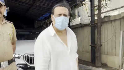 govinda spotted outside mumbai hospital amid sunita ahujas second marriage claims