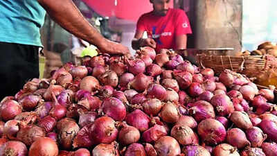 Onion prices surge; Centre to roll out Kanda Express from Monday 2 Onion prices surge; Centre to roll out Kanda Express from Monday