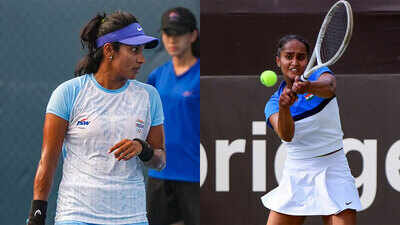 prarthana thombare and vaishnavi adkar