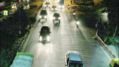 Govt to tighten vehicle lighting rules: Low-beam-only bikes, reduced headlamp glare 1 Govt to tighten vehicle lighting rules: Low-beam-only bikes, reduced headlamp glare