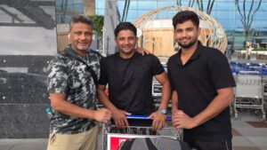 sarfaraz khan with father naushad khan and brother musheer khan