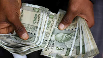 three times as many rupee banknotes in circulation as us dollar bills