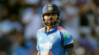 1790465892 virat kohli