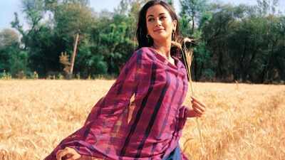 why swades actress gayatri oberoi walked away from bollywood after one film and chose a life with husband vikas oberoi and their two sons