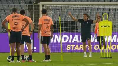 diego forlan training pti 1280